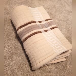 Berkshire Home Decor Textured Gauze Stiped Blanket 51"x71"